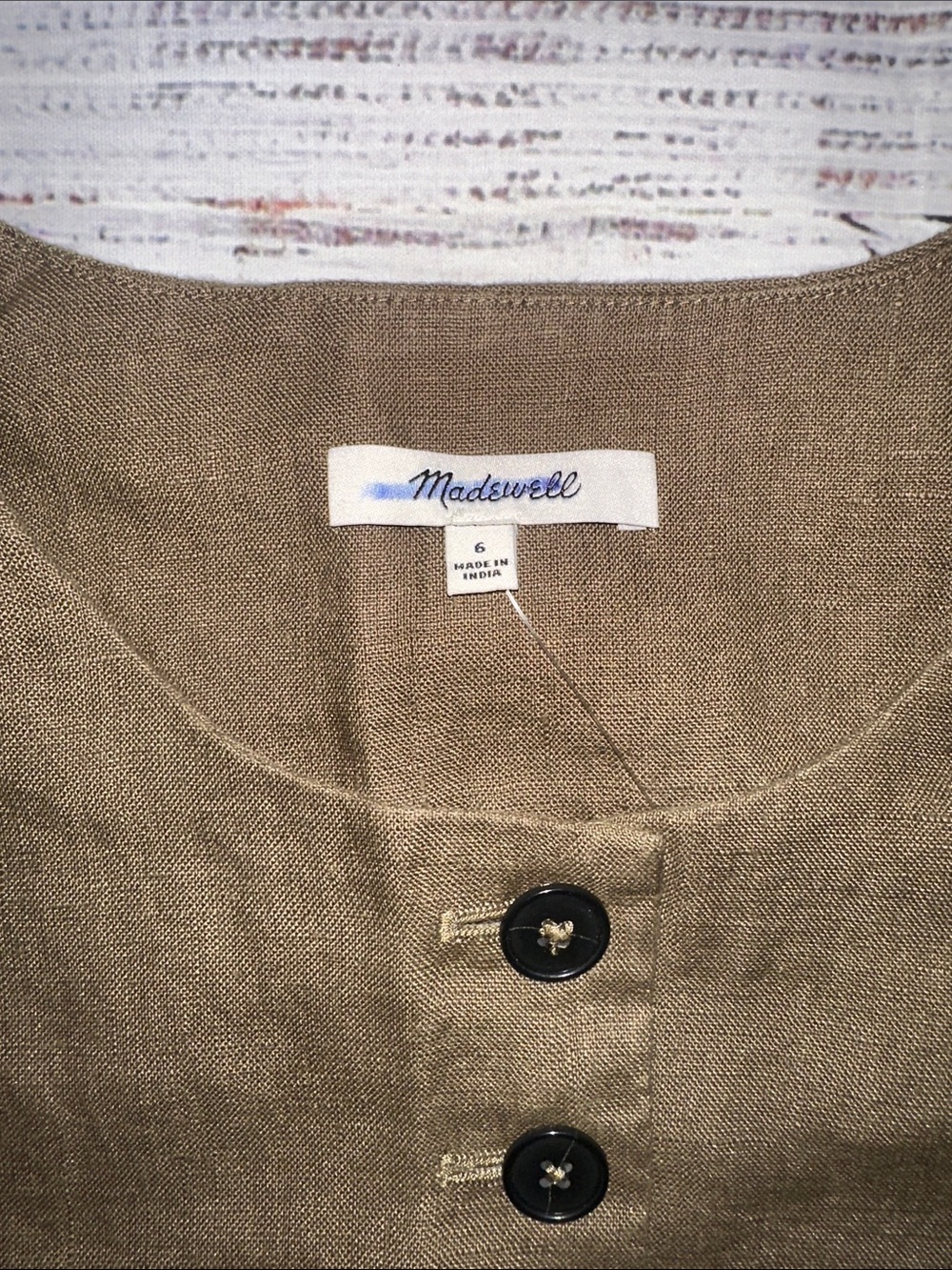 Madewell Button-Front Shell Top in 100%
Linen Sz. 6 - Picture 6 of 7